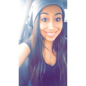 Meet your Posher, Mayra